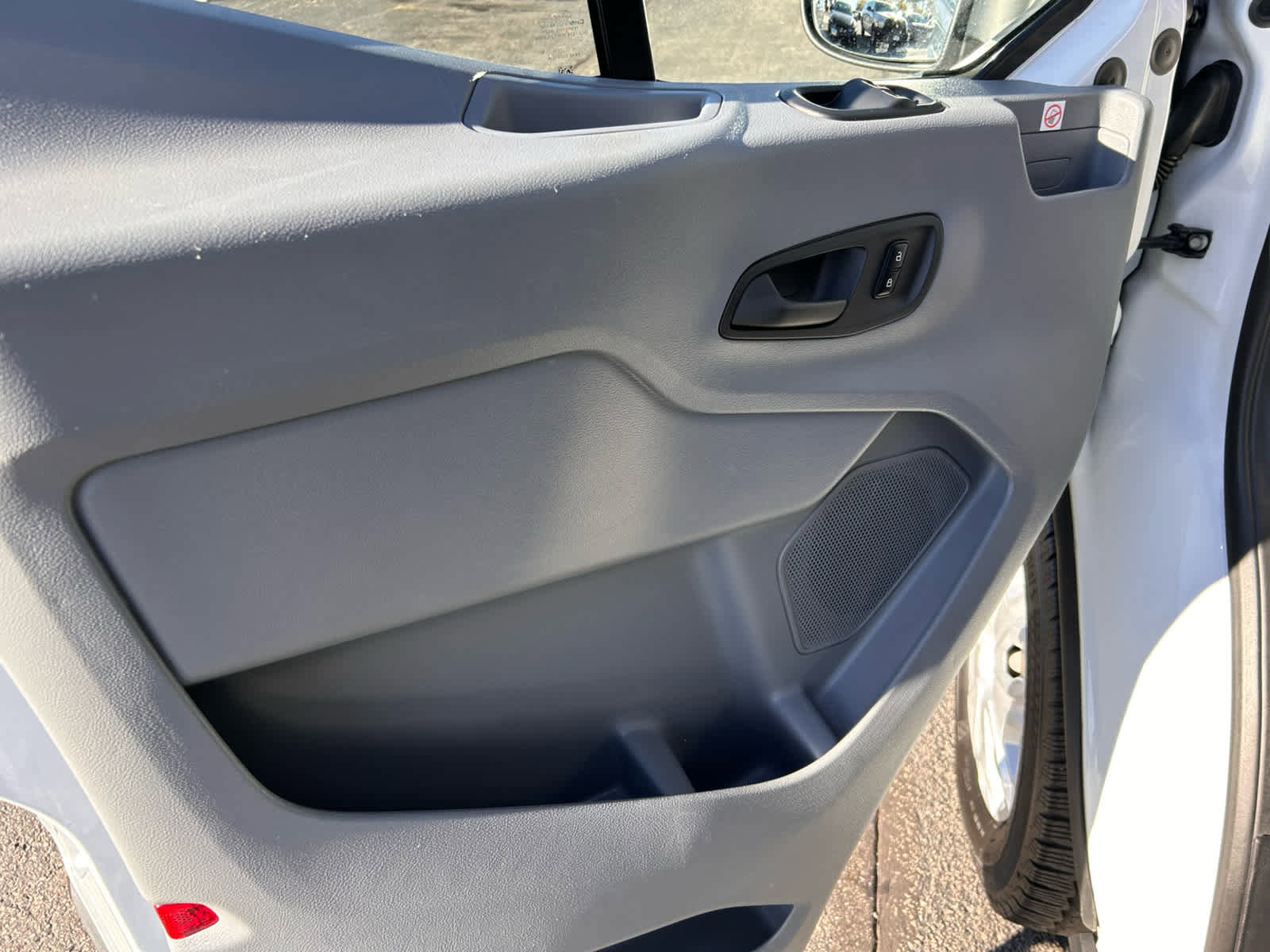 Used 2019 Ford Transit 150 XLT image 9