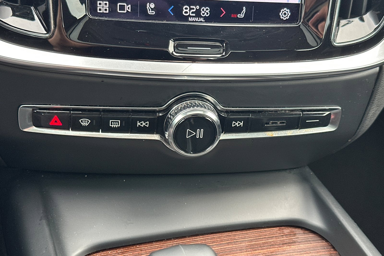 Used 2024 Volvo S60 B5 Plus image 30