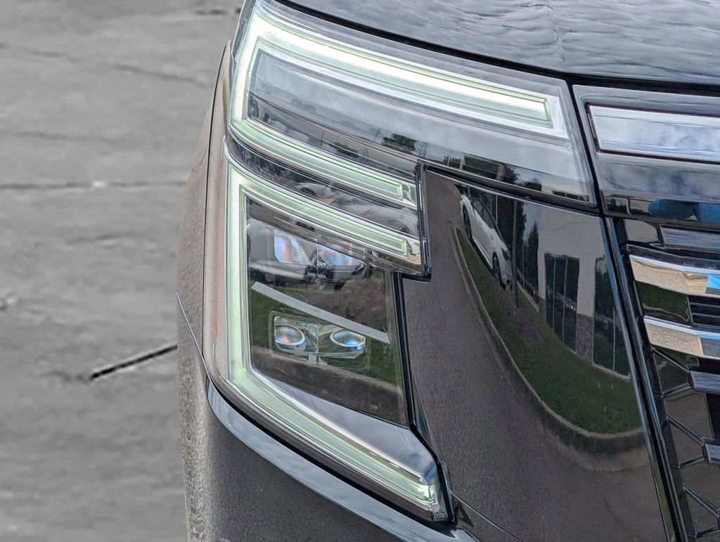 New 2025 Nissan Armada SL image 4