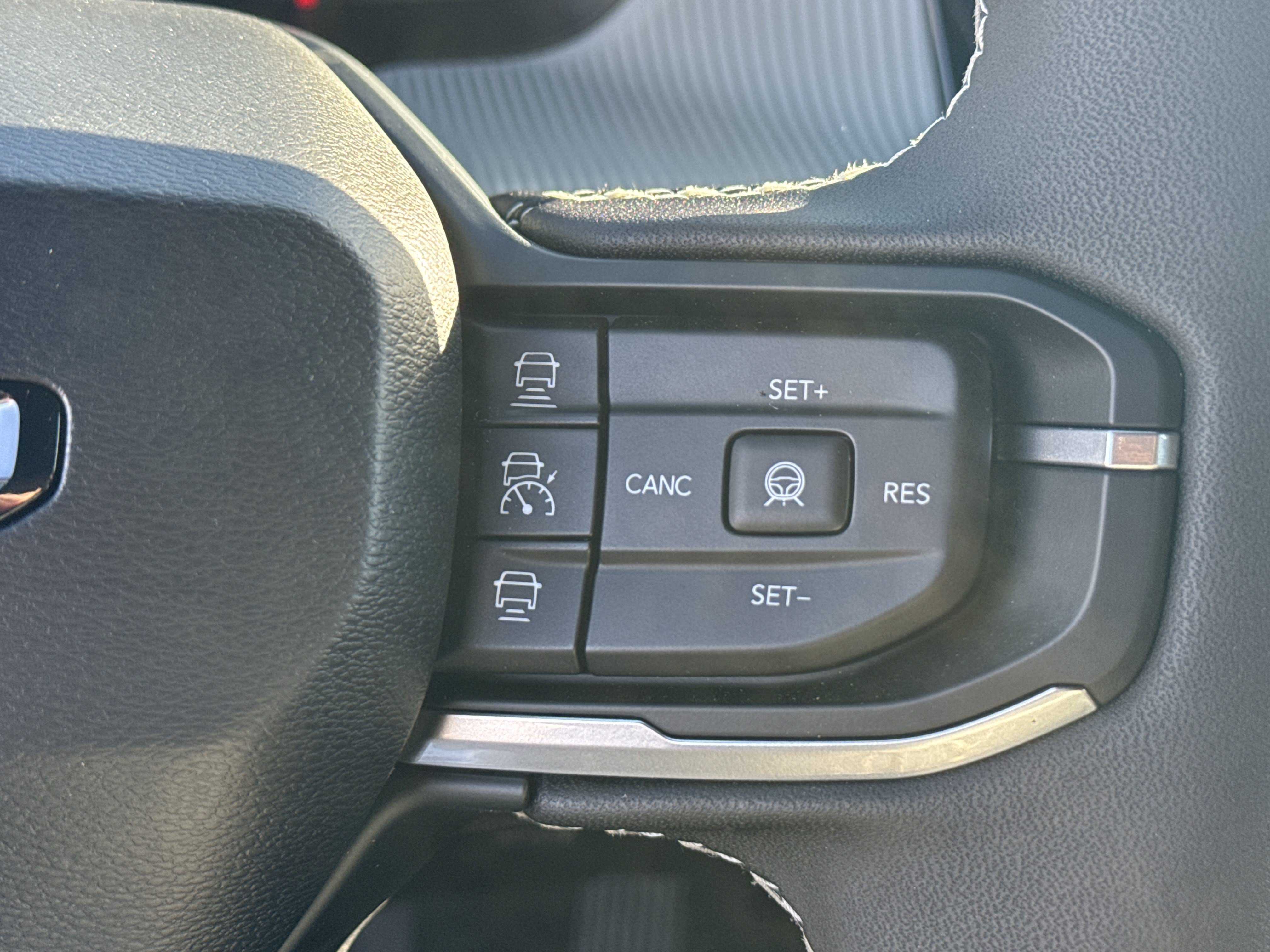 New 2026 Jeep Cherokee Laredo AWD/4WD image 31
