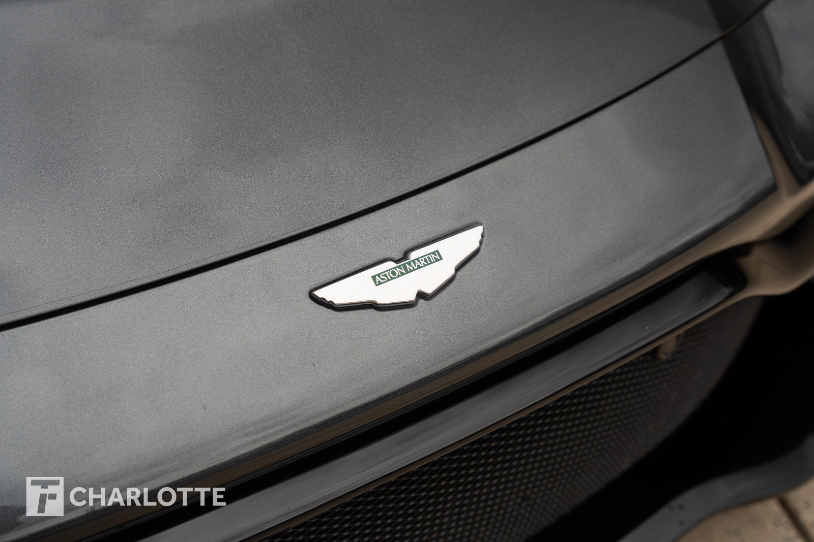 Used 2021 Aston Martin V8 Vantage Roadster image 3