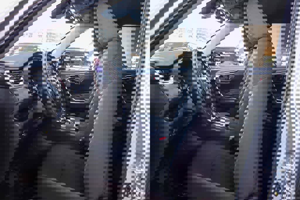 Used 2024 Toyota RAV4 LE image 17