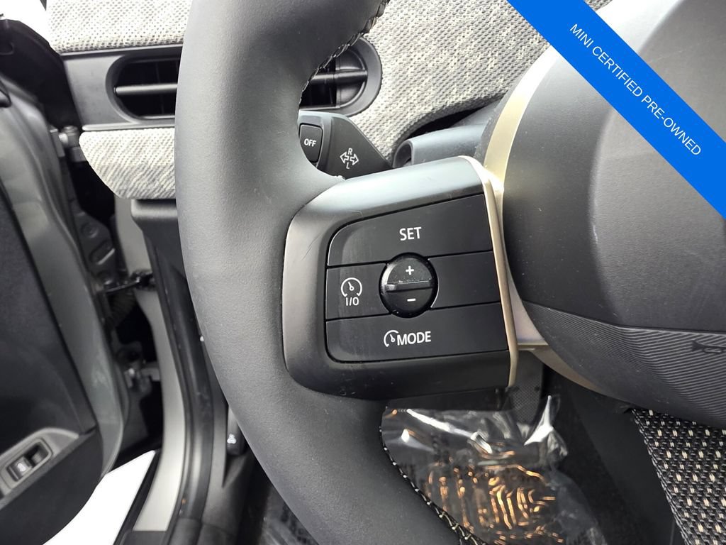 Used 2025 MINI Cooper 2-Door Hardtop FWD image 17