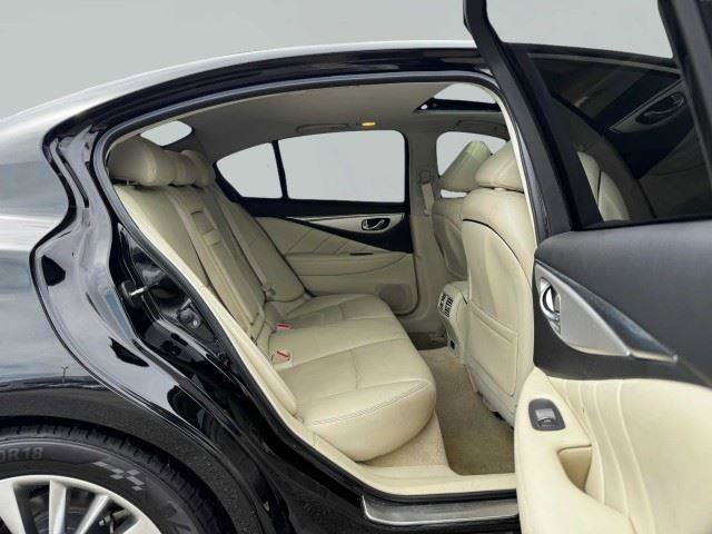 Used 2020 INFINITI Q50 Luxe w/ Essential Package (3.0T Luxe) RWD image 35