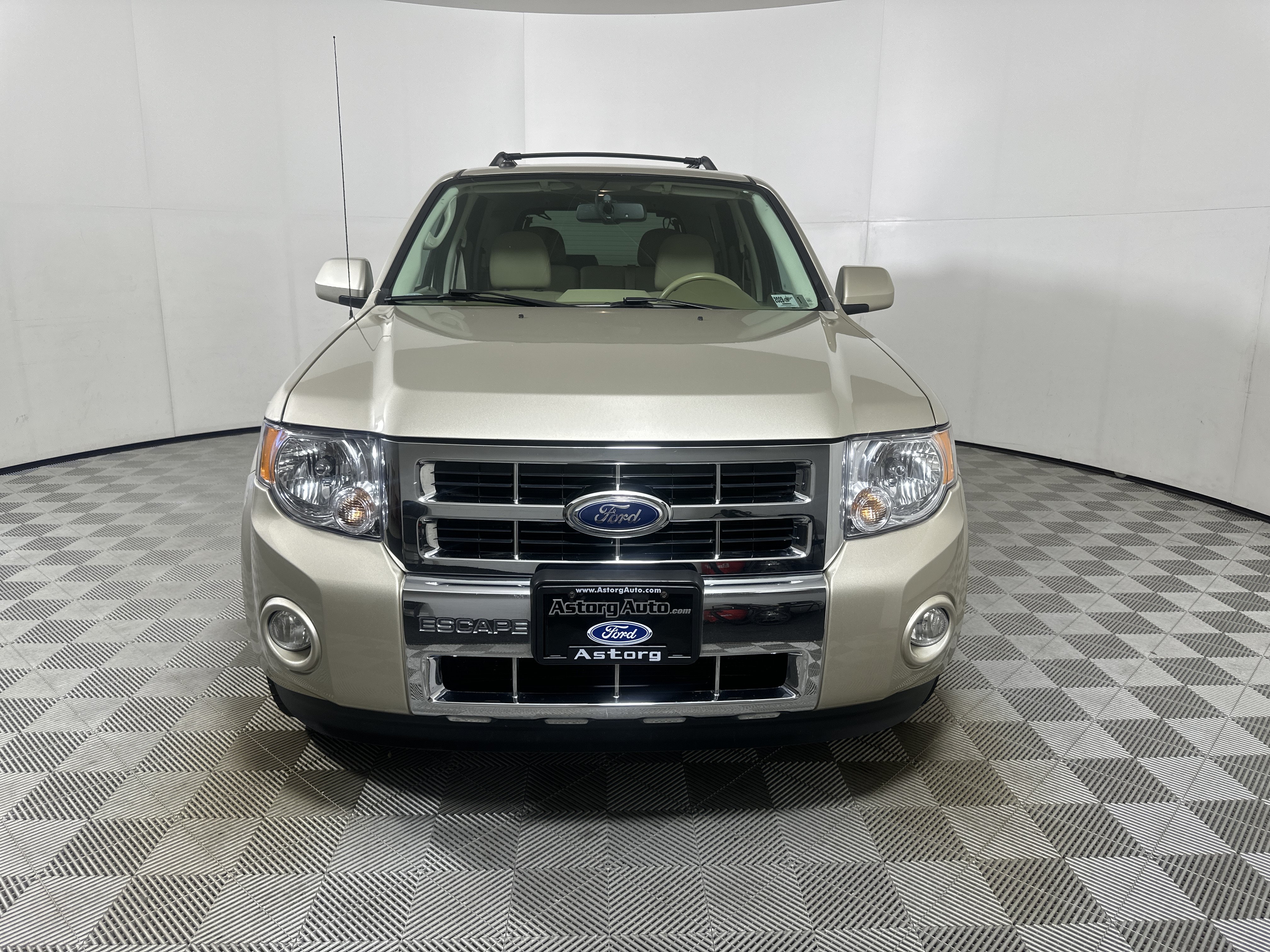 Used 2012 Ford Escape Limited AWD/4WD image 2