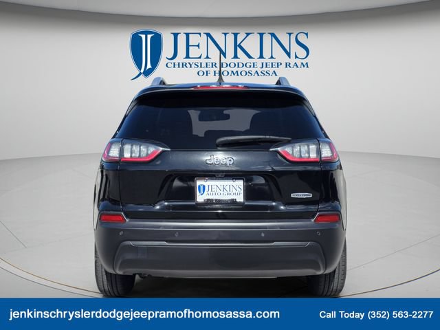 Used 2019 Jeep Cherokee Latitude Plus w/ Comfort/Convenience Group FWD image 2