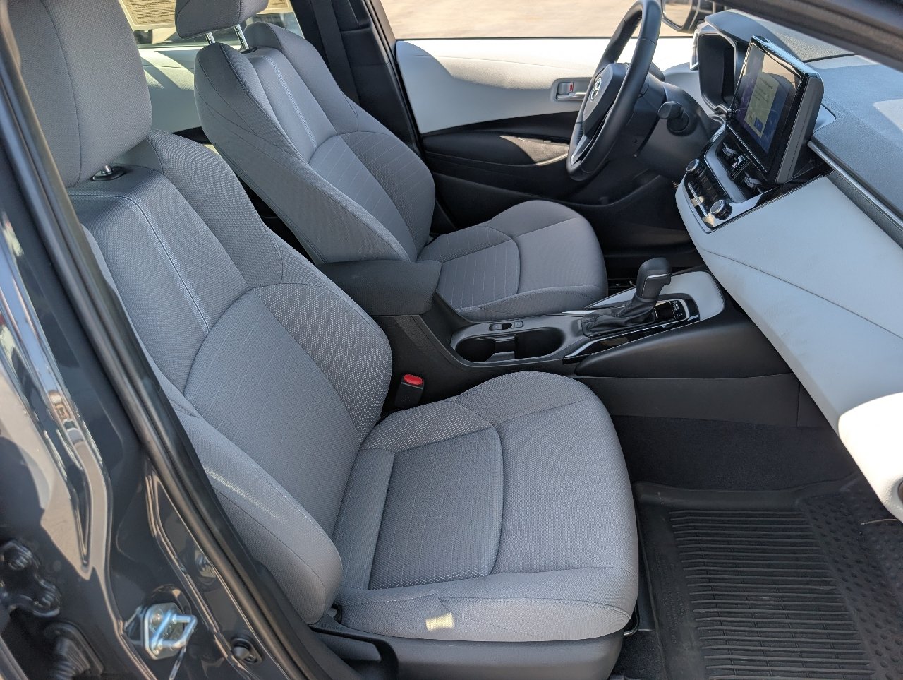 Used 2026 Toyota Corolla SE FWD image 8