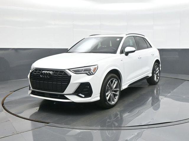 Used 2023 Audi Q3 2.0T Premium Plus w/ Premium Plus Package AWD/4WD image 3