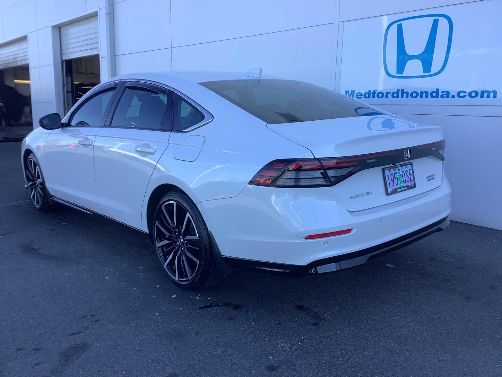 Used 2023 Honda Accord Touring image 4