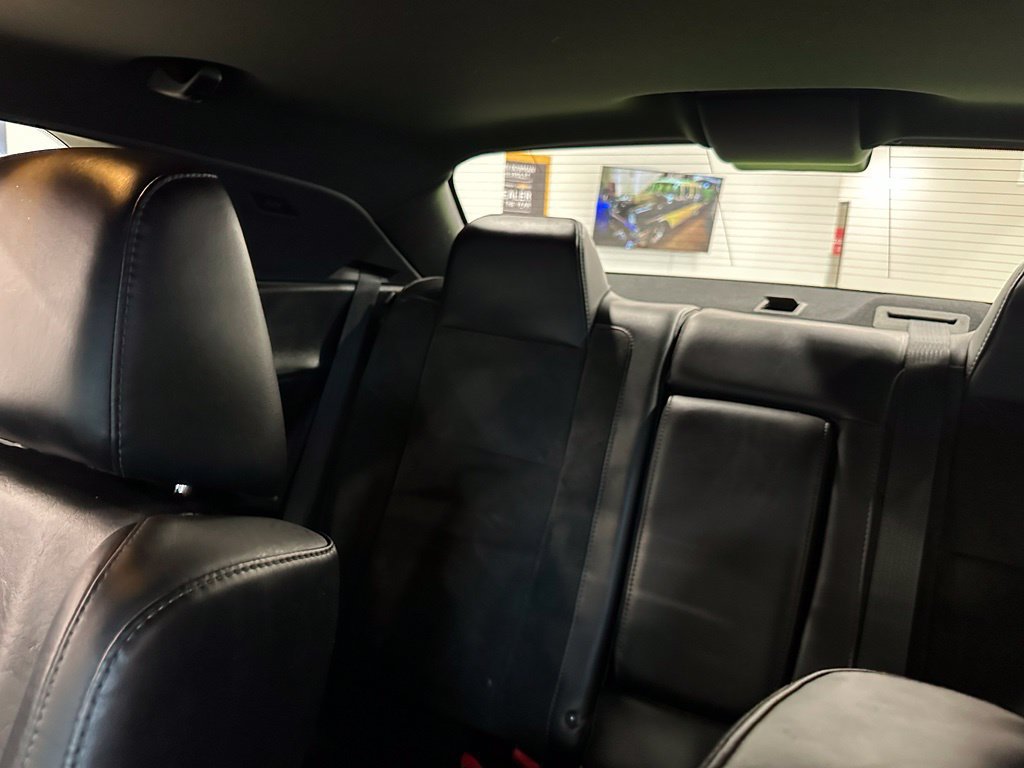 Used 2015 Dodge Challenger R/T Plus RWD image 15