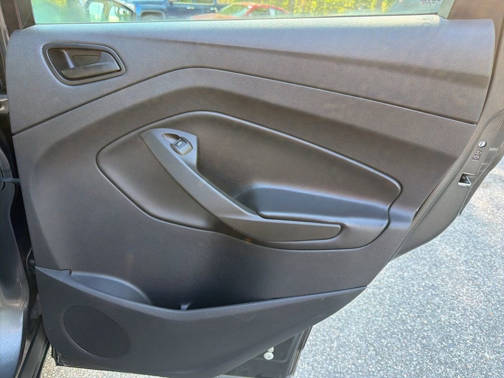 Used 2017 Ford Escape S image 25