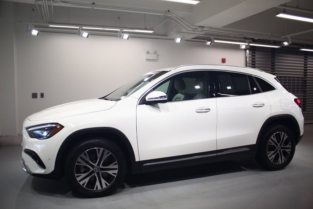 Used 2025 Mercedes-Benz GLA 250 4MATIC image 13