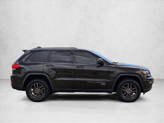 Used 2016 Jeep Grand Cherokee Laredo 75th Anniversary AWD/4WD image 4