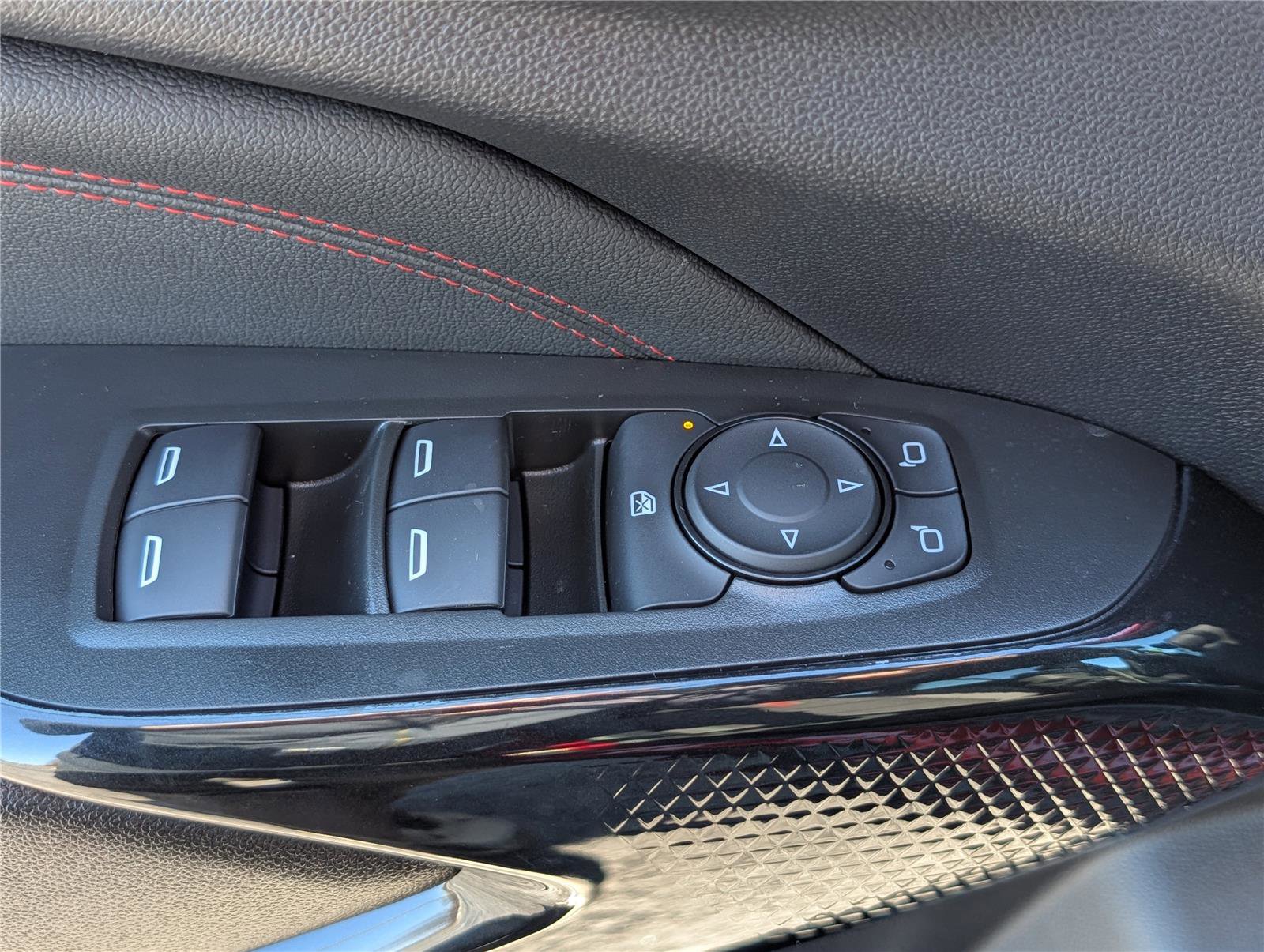 New 2026 Chevrolet Trax RS image 14