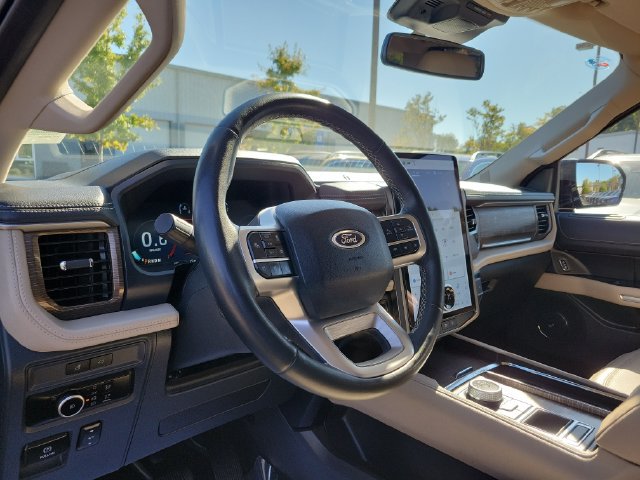 Used 2023 Ford Expedition Limited RWD image 19