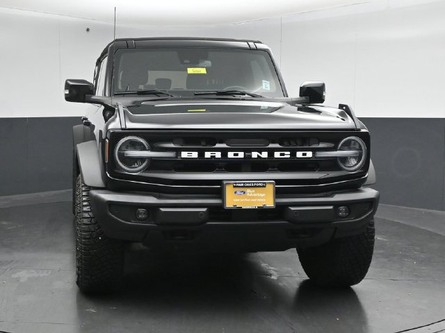 Certified 2023 Ford Bronco Outer Banks w/ Sasquatch Package AWD/4WD image 2