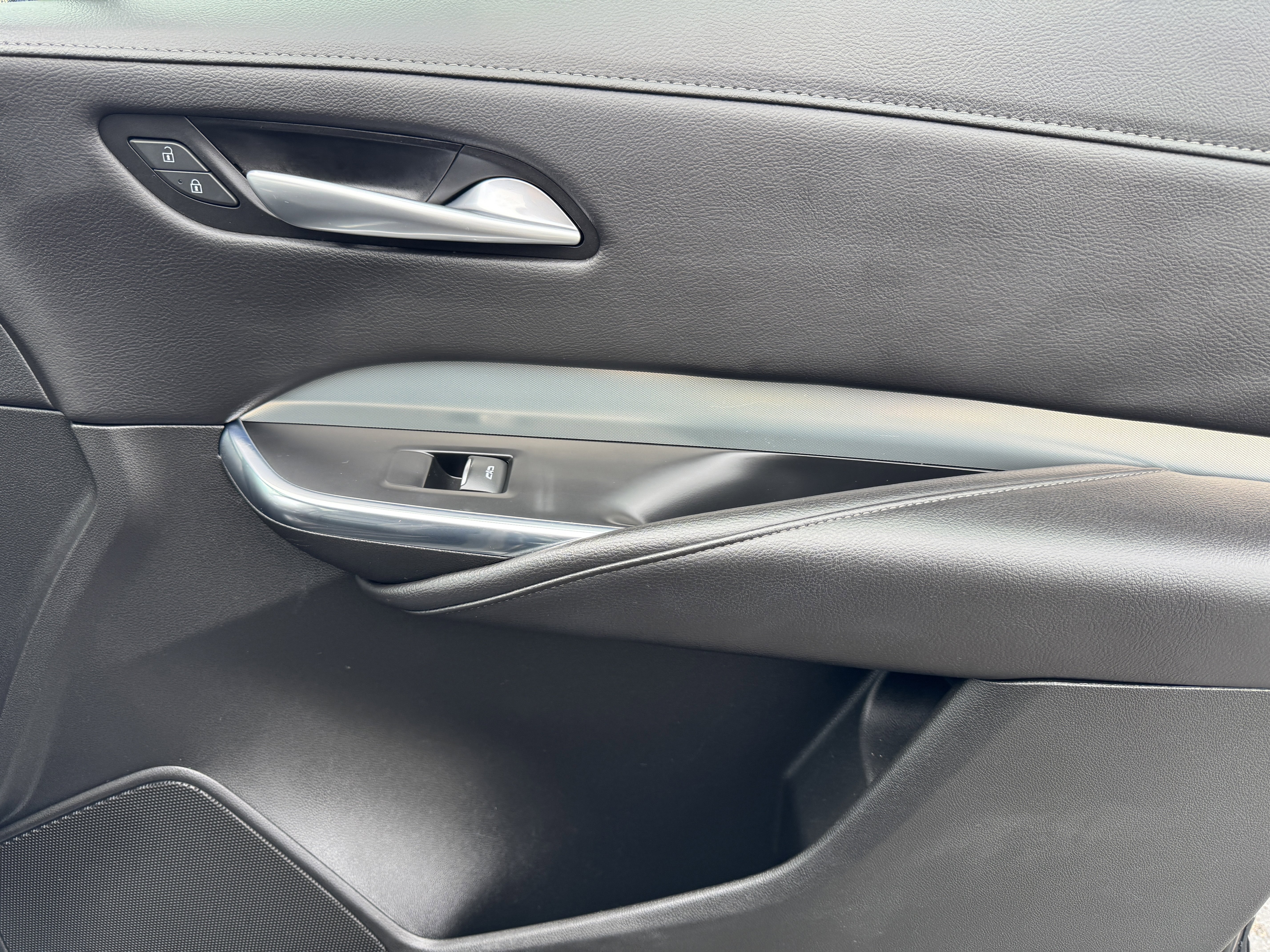 Certified 2023 Cadillac XT4 Premium Luxury AWD/4WD image 25