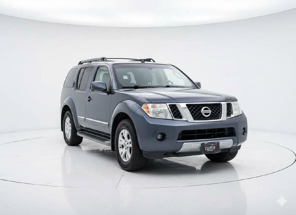 Used 2008 Nissan Pathfinder LE w/ Navigation Pkg image 3