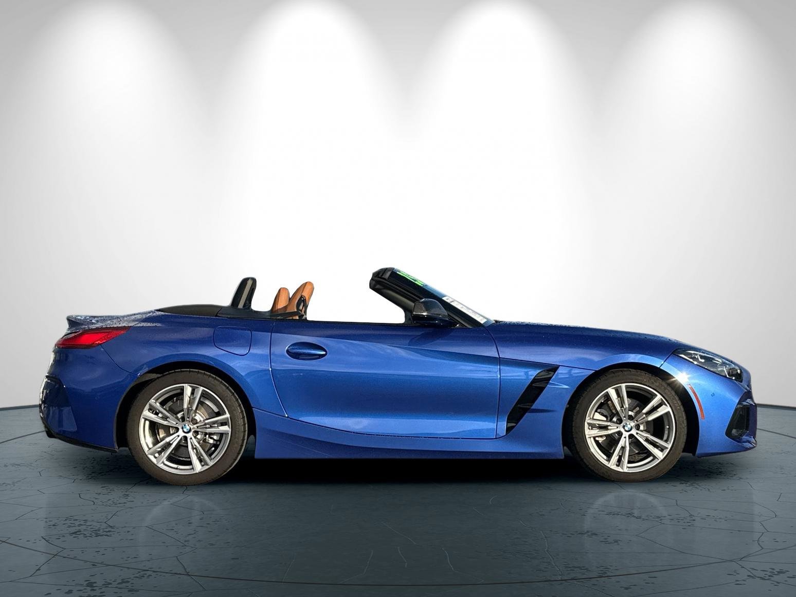 Used 2025 BMW Z4 sDrive30i w/ Premium Package image 3