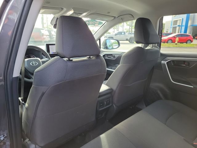 Used 2024 Toyota RAV4 LE AWD/4WD image 8