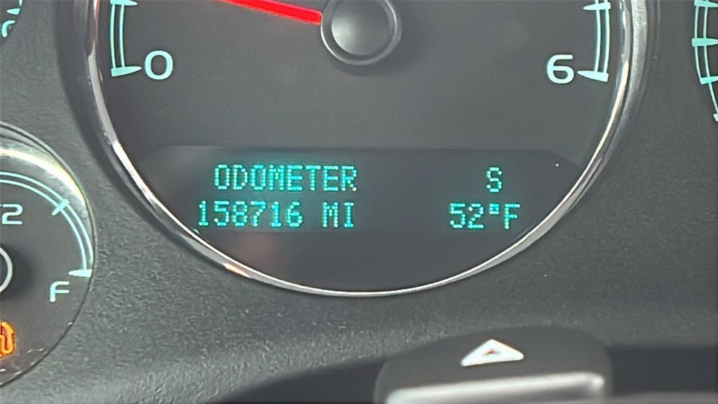 Used 2014 Chevrolet Suburban LS image 28