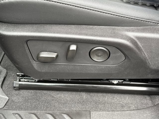 New 2026 GMC Canyon Elevation w/ Convenience Package image 17