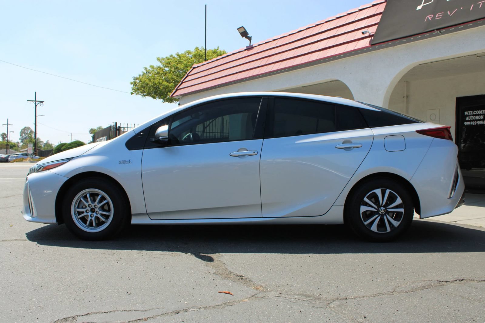 Used 2018 Toyota Prius Prime Premium FWD image 43
