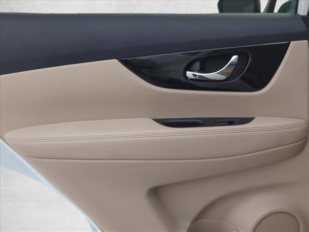 Used 2020 Nissan Rogue SL w/ Premium Package image 15