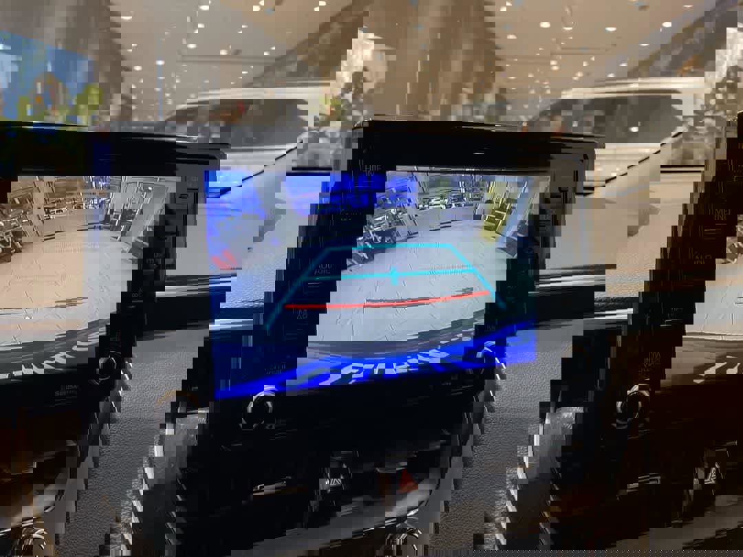 Certified 2022 Toyota Corolla Cross LE image 17