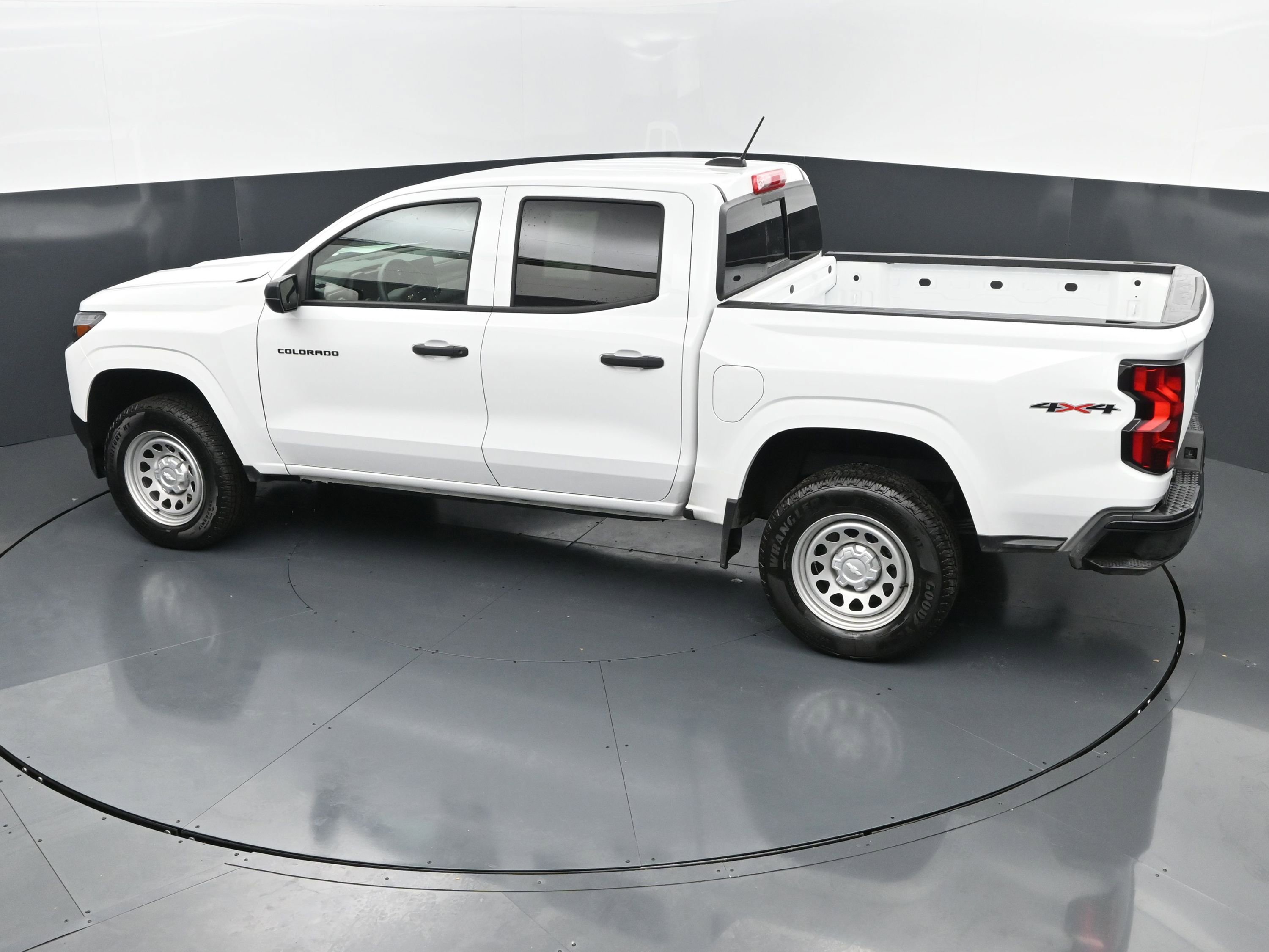 Used 2025 Chevrolet Colorado W/T image 28