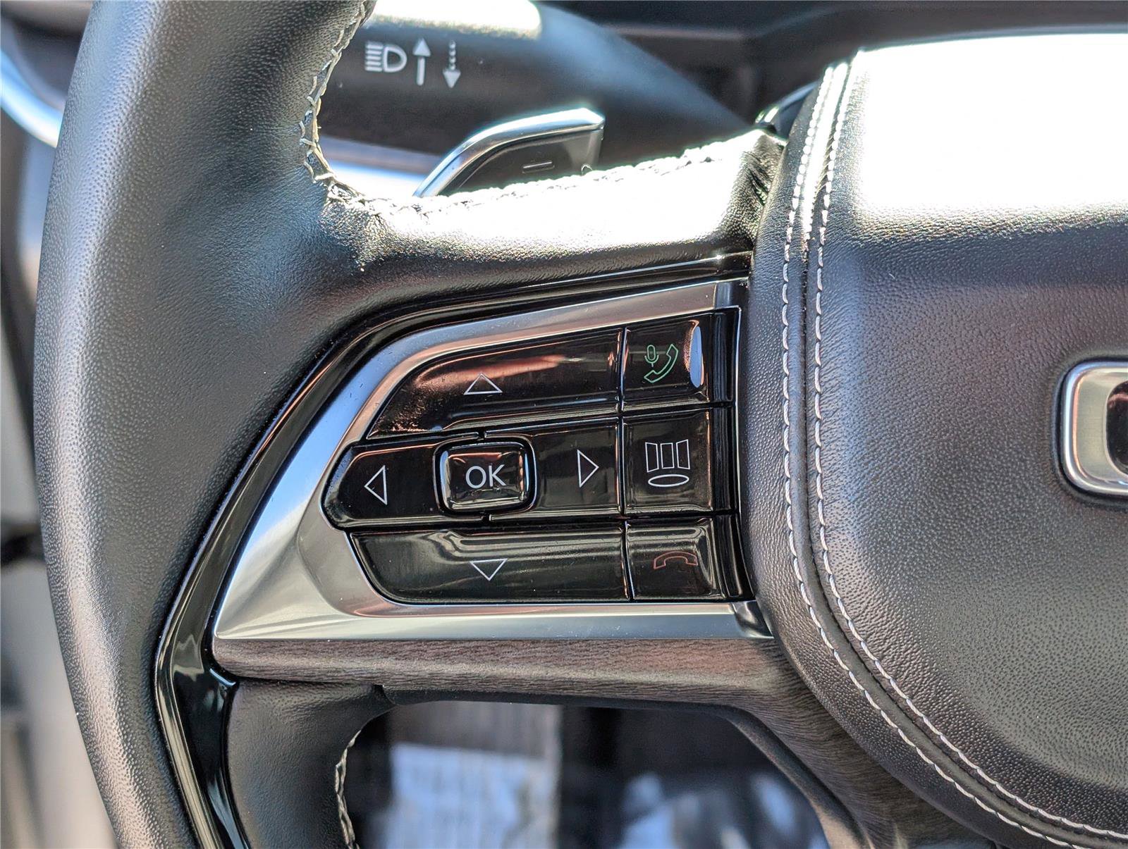 Used 2023 Jeep Grand Cherokee Overland w/ Advanced Protech Group III image 24