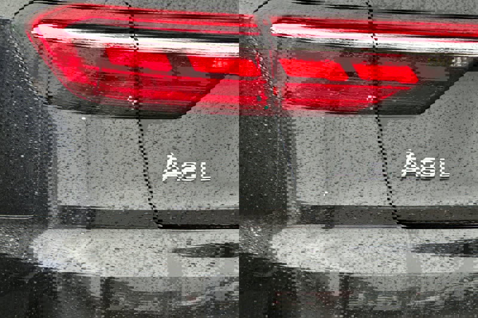 Used 2020 Audi A8 L 4.0T w/ Executive Package image 15