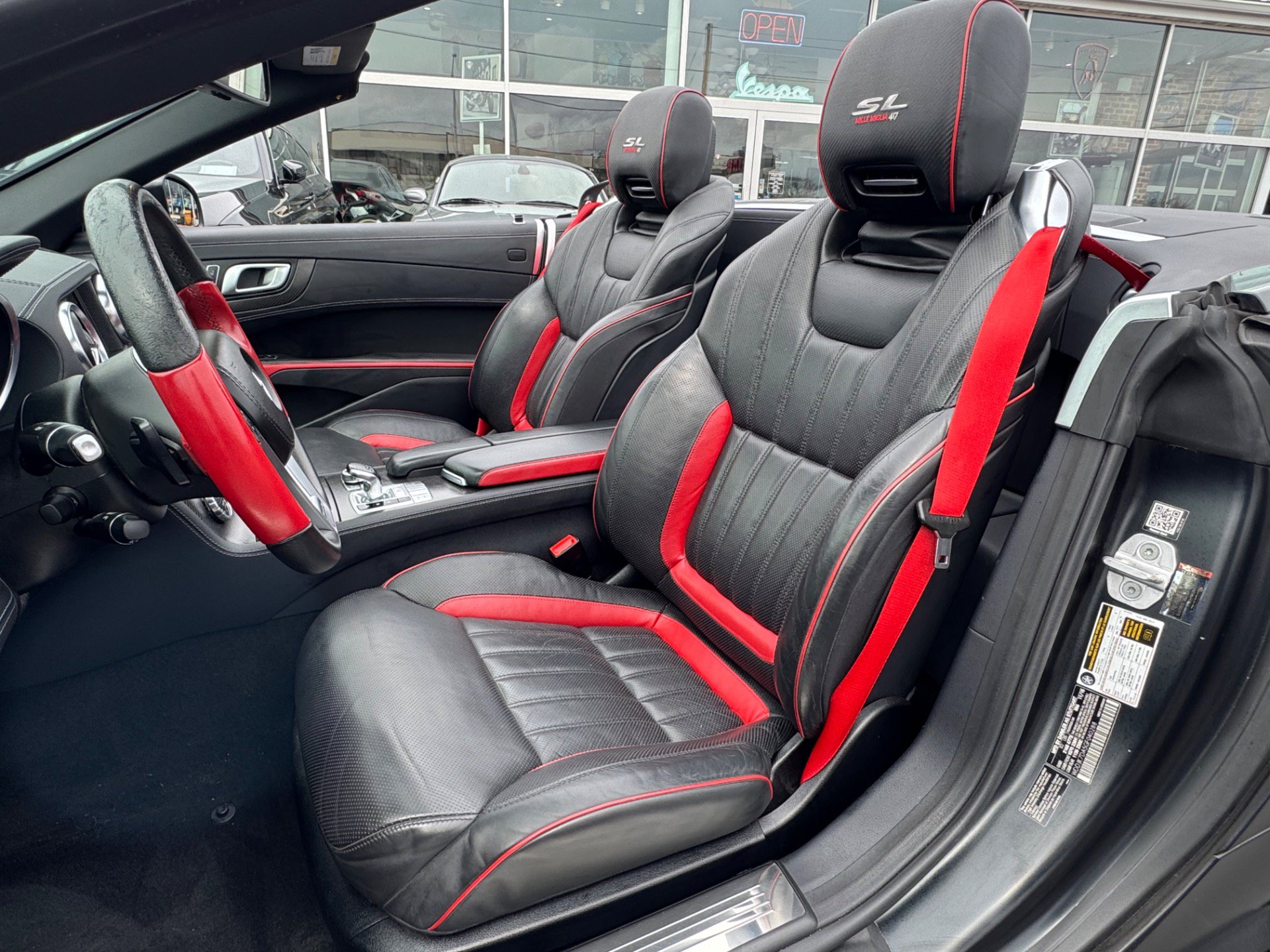 Used 2016 Mercedes-Benz SL 550 image 2