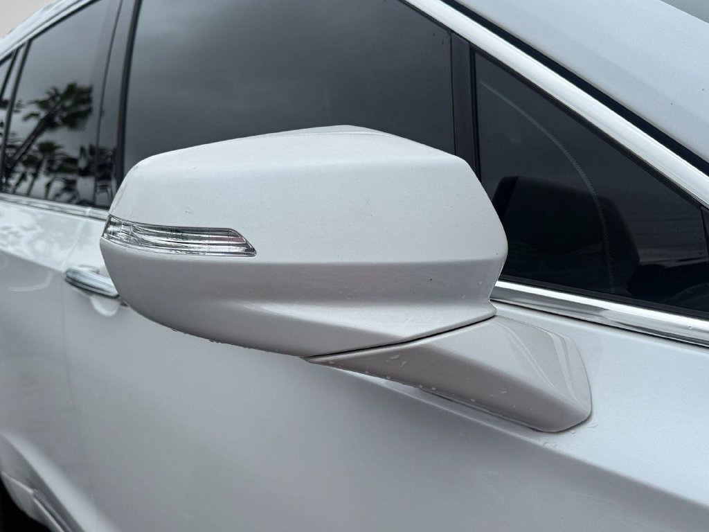 Certified 2025 Cadillac XT6 Luxury FWD image 11