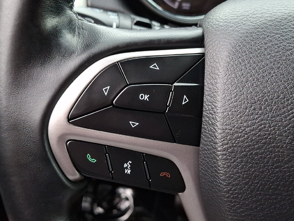 Used 2019 Jeep Grand Cherokee Laredo AWD/4WD image 20