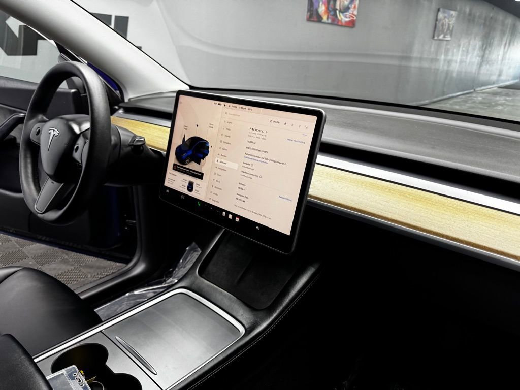 Used 2022 Tesla Model Y Long Range image 51