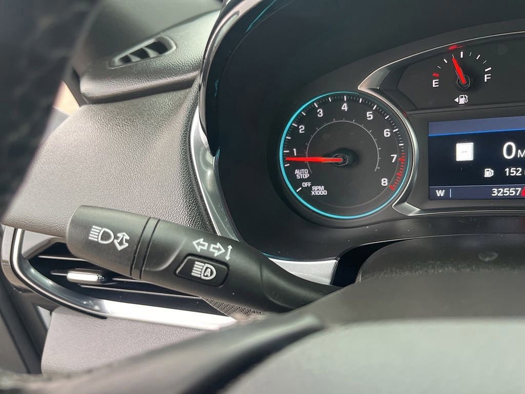 Used 2023 Chevrolet Traverse RS image 36