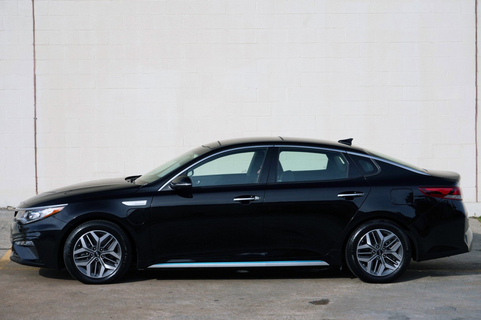 Used 2020 Kia Optima EX w/ Technology Package FWD image 48