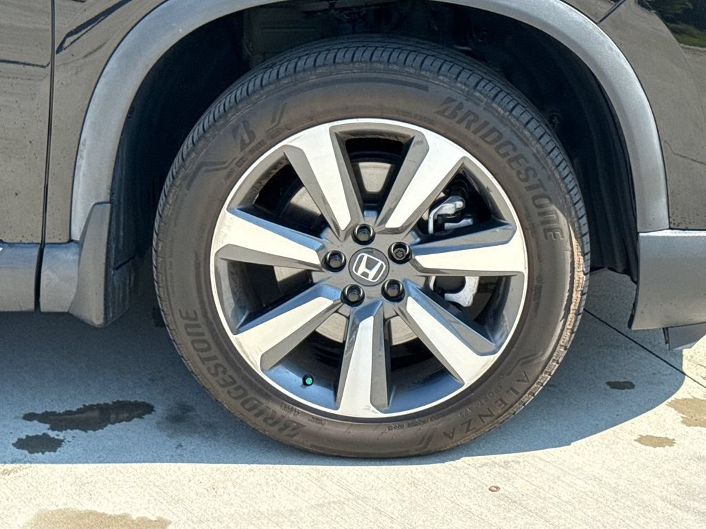 Used 2024 Honda Pilot Touring image 11