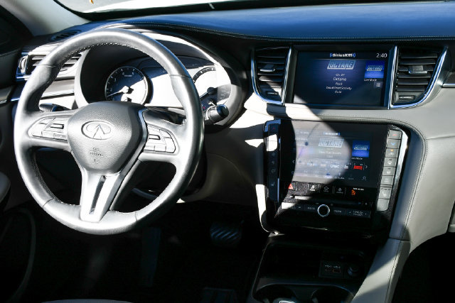 Used 2023 INFINITI QX50 Luxe AWD/4WD image 3