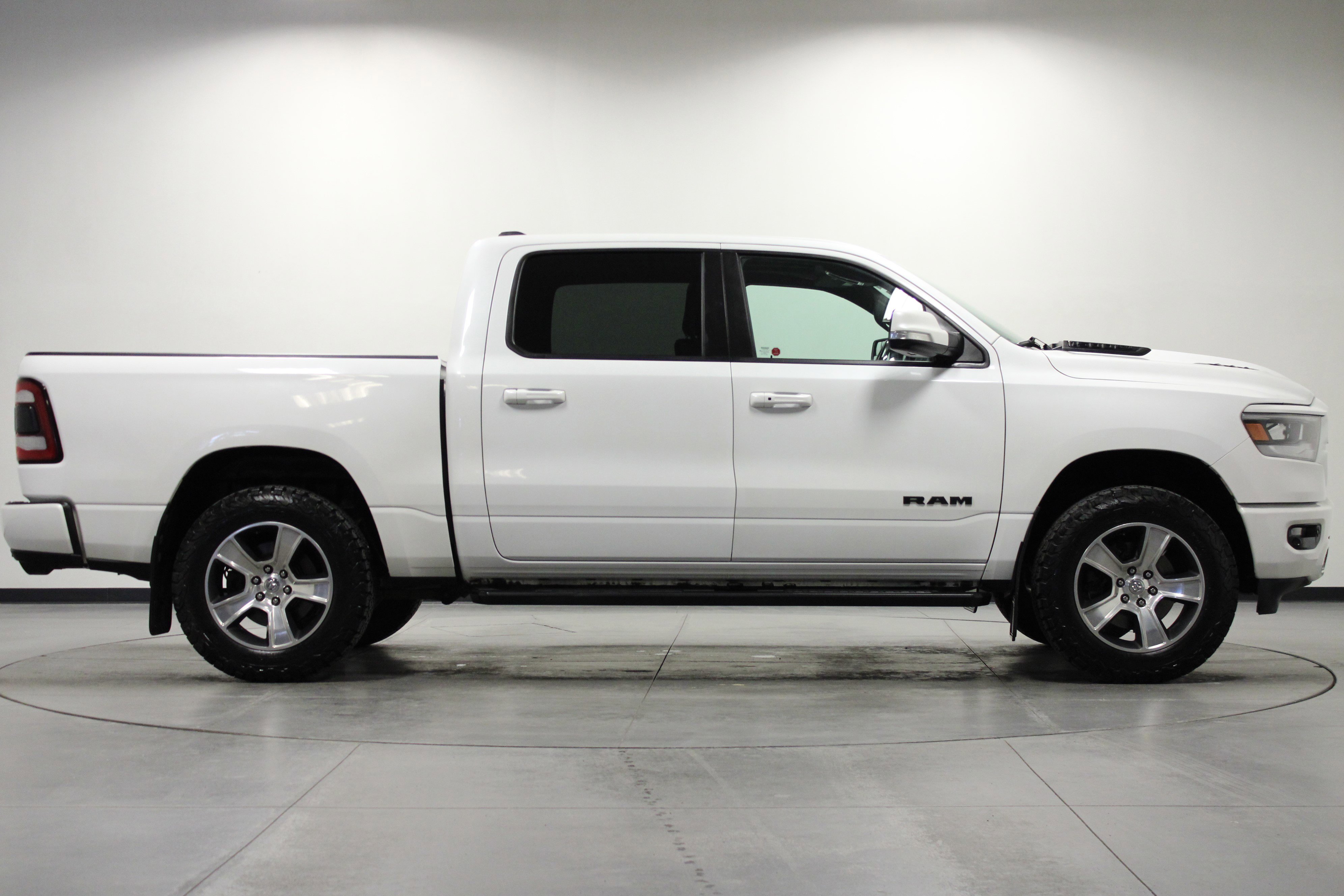Used 2019 RAM 1500 Sport w/ Level 2 Equipment Group AWD/4WD image 3