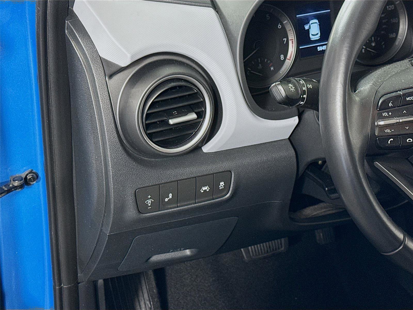 Used 2020 Hyundai Kona SEL image 4