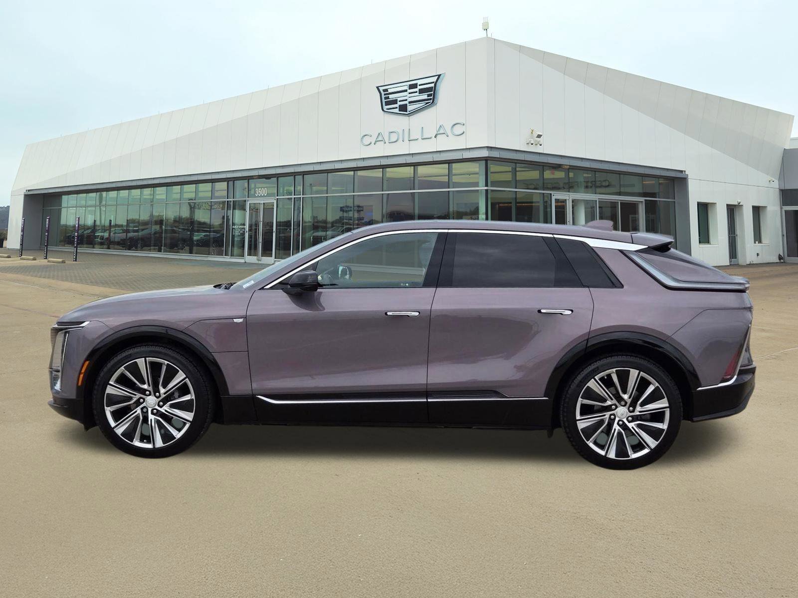 Certified 2025 Cadillac Lyriq Luxury w/ LPO, Floor Liner Package AWD/4WD image 3