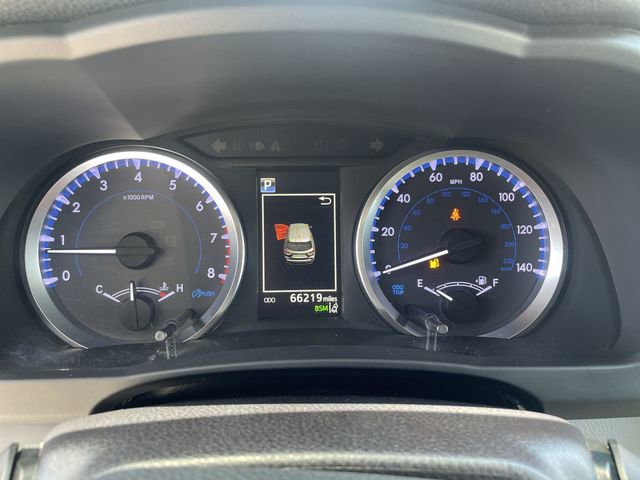 Used 2019 Toyota Highlander Plus FWD image 11