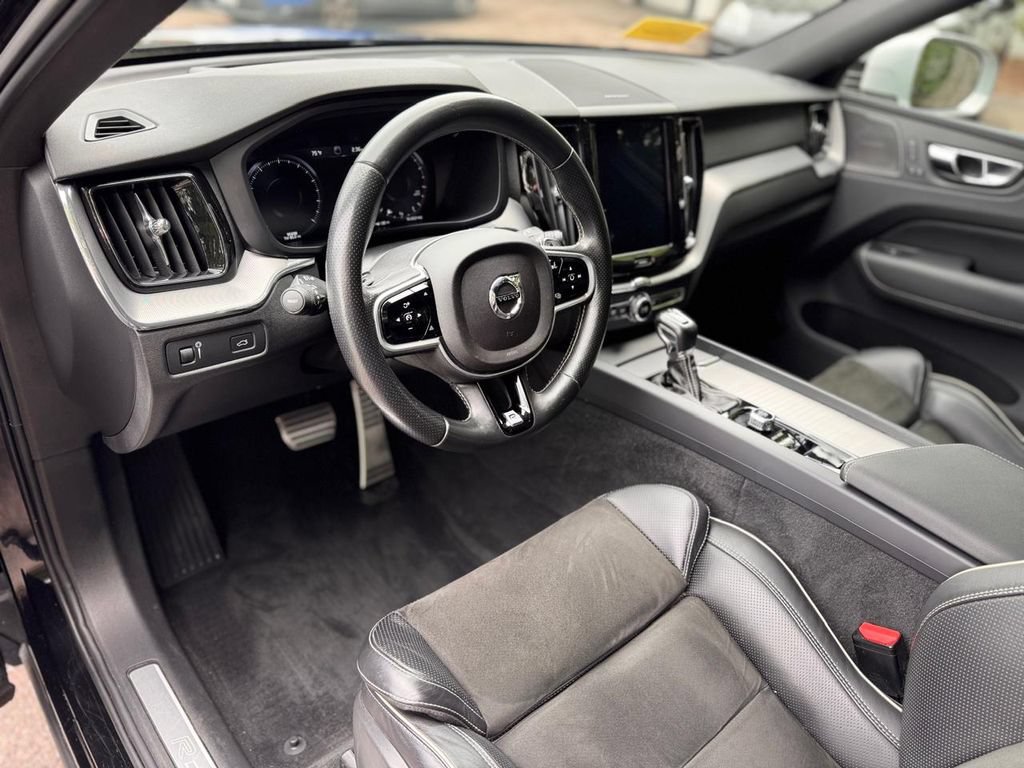 Used 2019 Volvo XC60 T6 R-Design w/ Protection Package AWD/4WD image 13