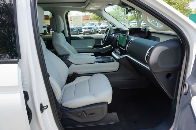 New 2027 Ford Expedition Max Platinum AWD/4WD image 3