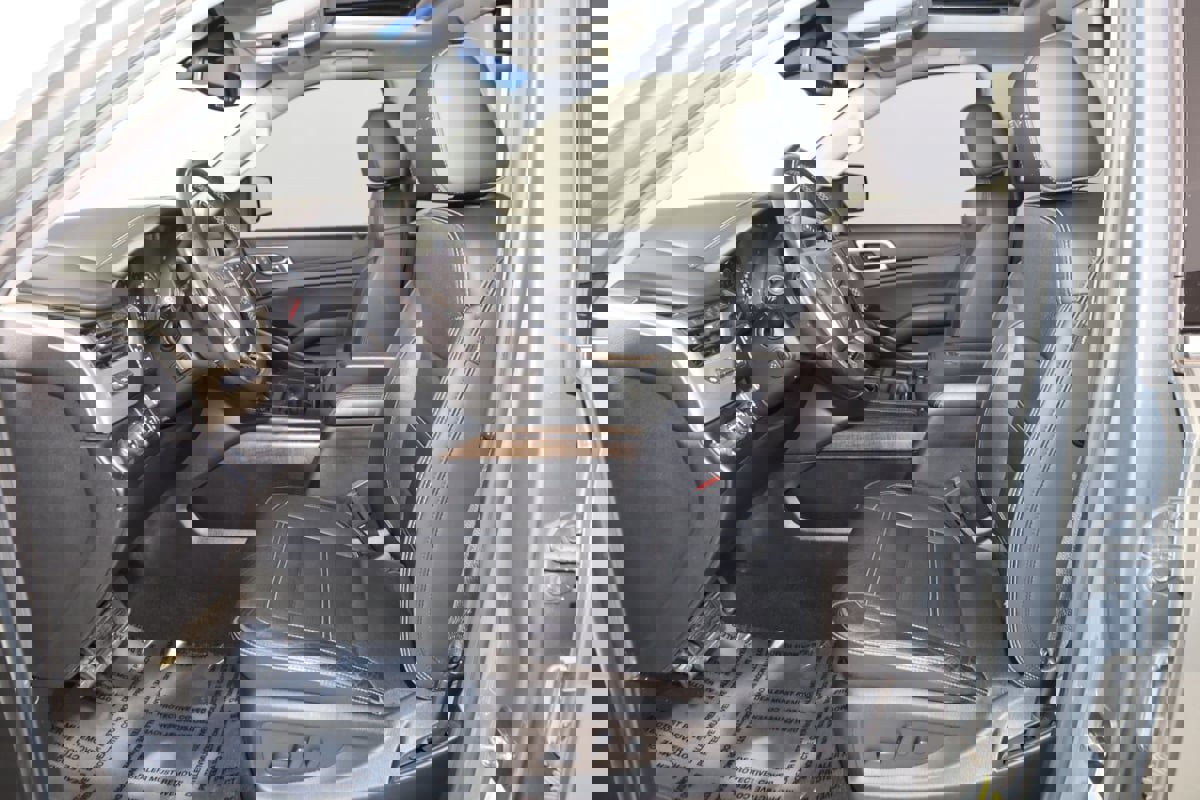 Used 2018 GMC Yukon Denali w/ Open Road Package image 12