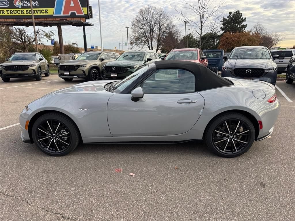 New 2025 MAZDA MX-5 Miata Grand Touring w/ Appearance Package RWD image 3