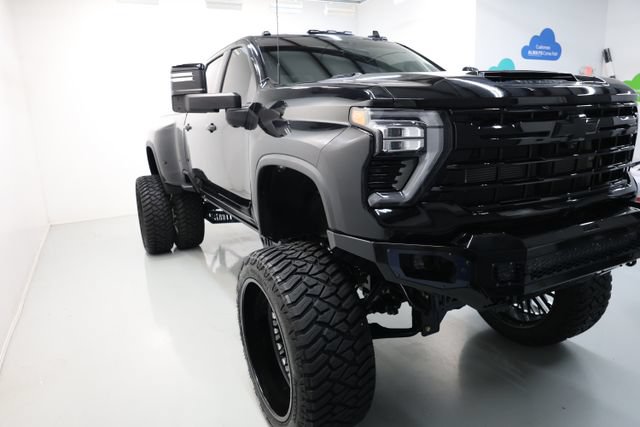 Used 2024 Chevrolet Silverado 3500 LTZ w/ LTZ Plus Package AWD/4WD image 66