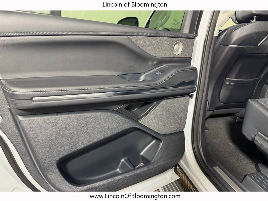 Used 2025 Lincoln Navigator L Reserve image 47